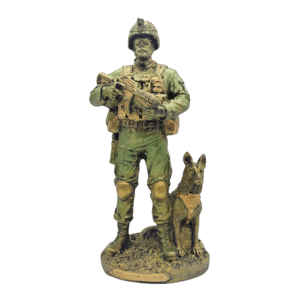 Figura De Militar Con Perro Adiestrado 28cm